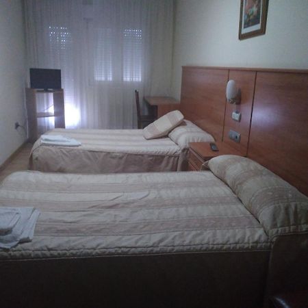 Hotel 2 De Mayo 2 Xinzo de Limia Ngoại thất bức ảnh