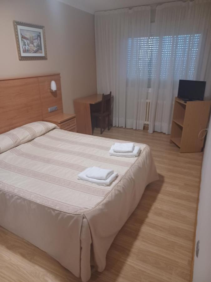 Hotel 2 De Mayo 2 Xinzo de Limia Ngoại thất bức ảnh