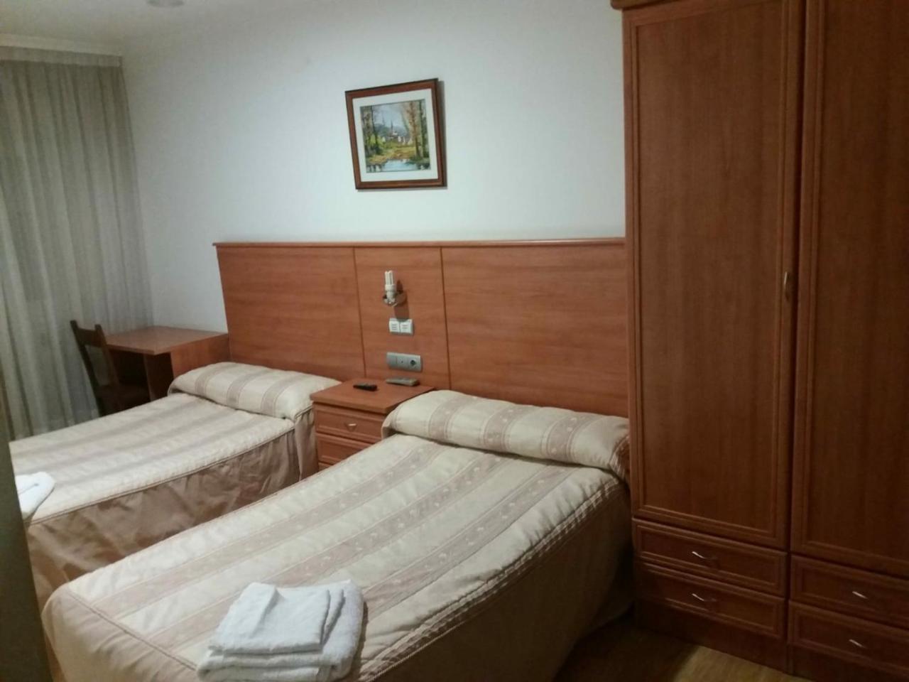 Hotel 2 De Mayo 2 Xinzo de Limia Ngoại thất bức ảnh