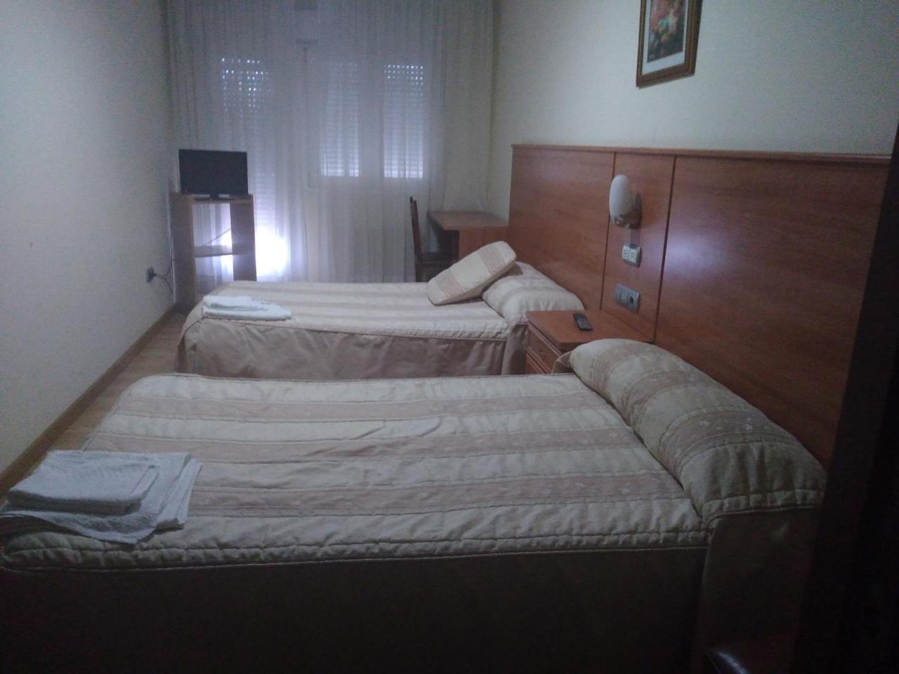 Hotel 2 De Mayo 2 Xinzo de Limia Ngoại thất bức ảnh